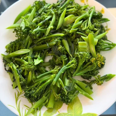 Stir-fried tenderstem broccoli