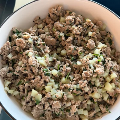 Minced pork with potato and herbs