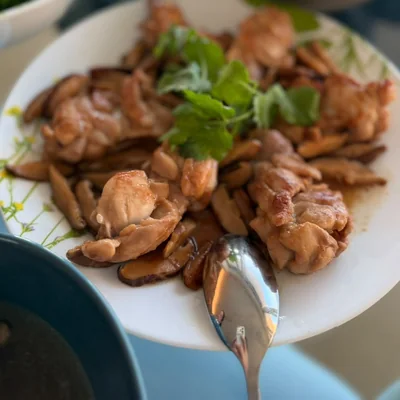 Chicken with shiitake mushrooms